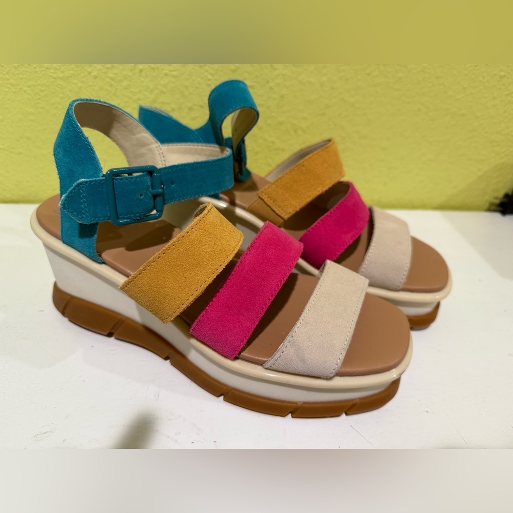 🎀 Sorel Joanie III Suede Wedge Sandals